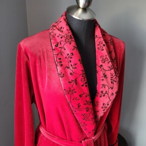 Vintage 90's Velvet Red House coat Size Small - Picture 7 of 16